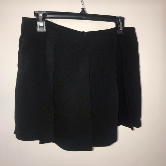skort - Picture 1 of 3